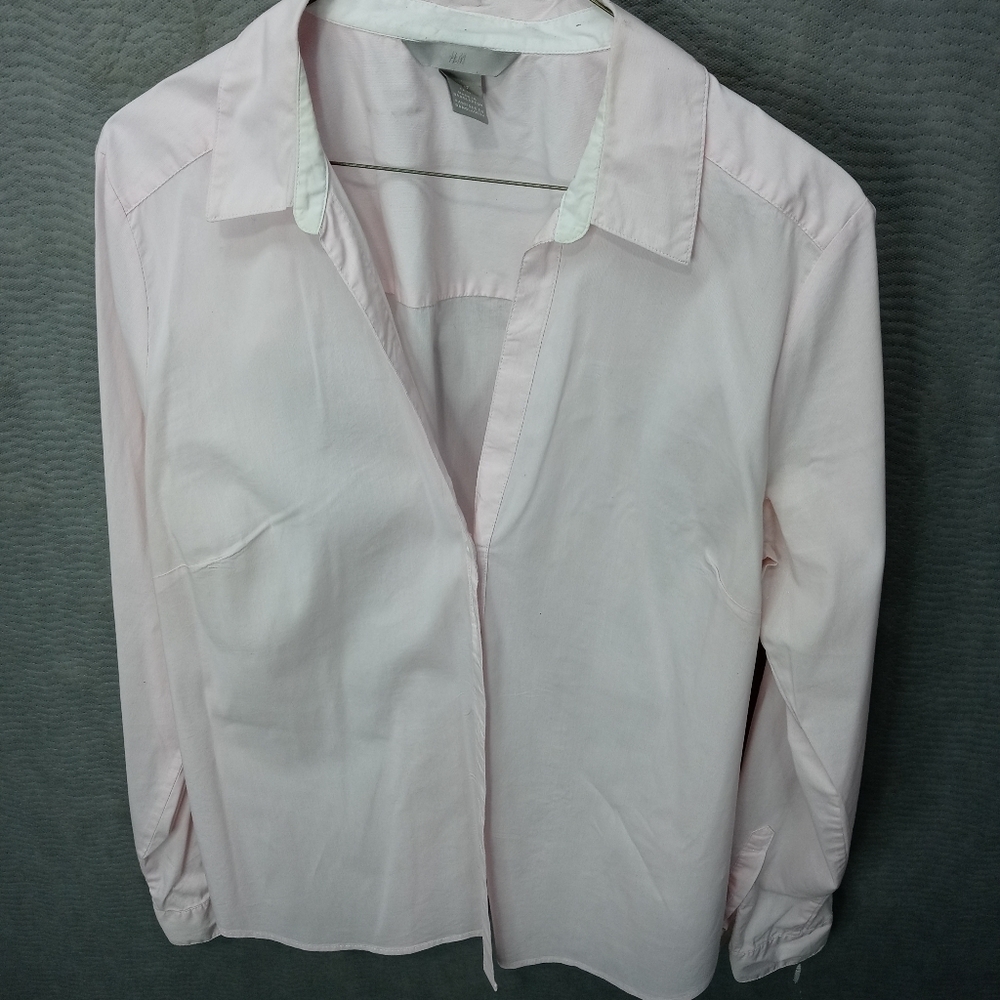H & M women's long sleeve button front top pink co